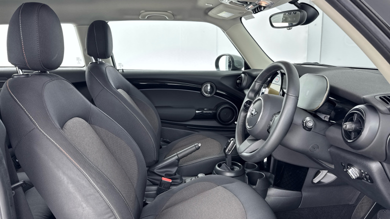 MINI Hatchback 1.5 Cooper Classic 3dr Auto Petrol Hatchback